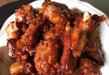 cach-nau-suon-xao-chua-ngot