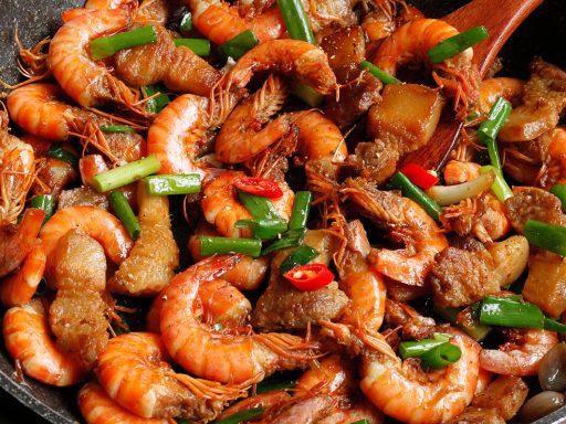 Rang tôm với thịt