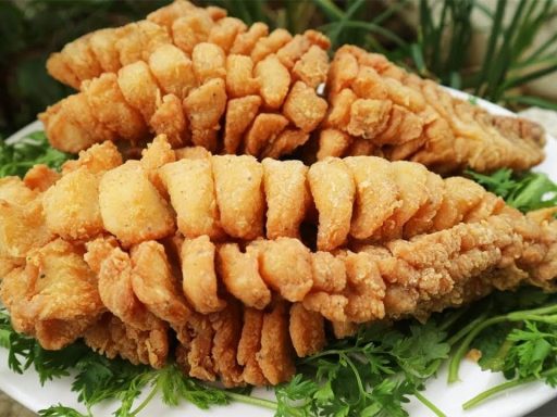 Hoàn thiện món cá chiên xù