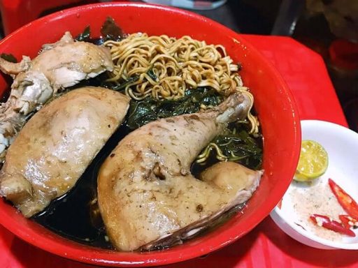 hoàn thiện món mì gà tần ngon số 1
