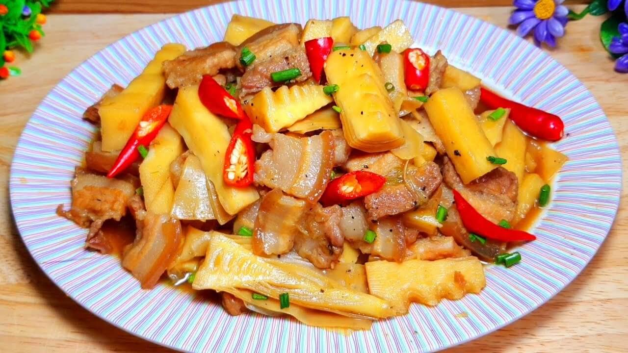 Thịt kho măng - Món ngon từ măng chua