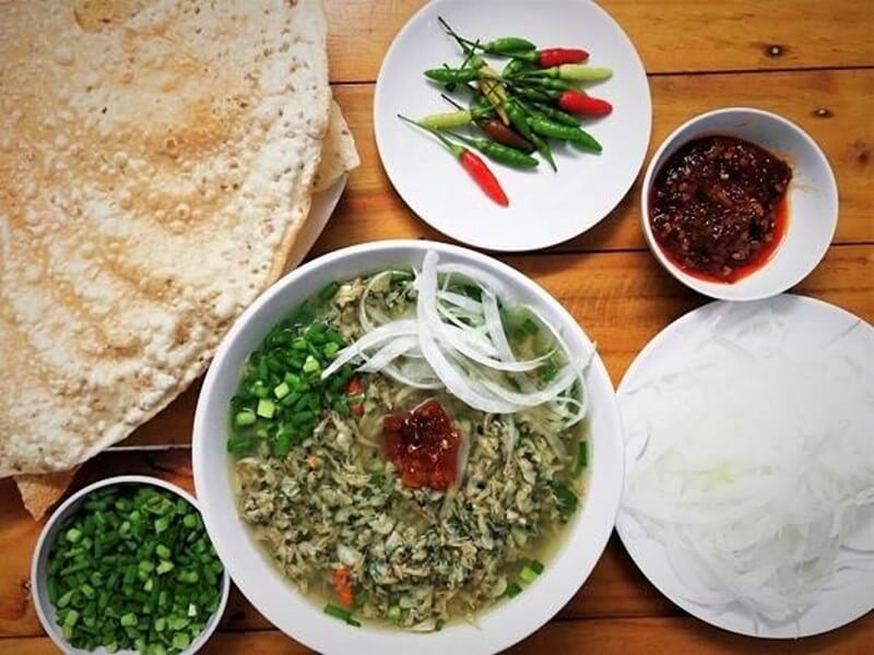 Đặc sản Quảng Ngãi - Canh don ăn cùng bánh tráng