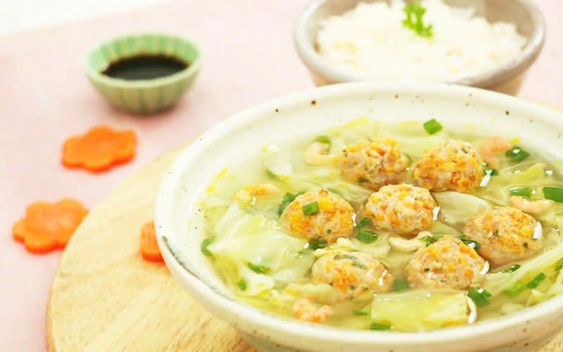 Canh bắp cải thịt viên