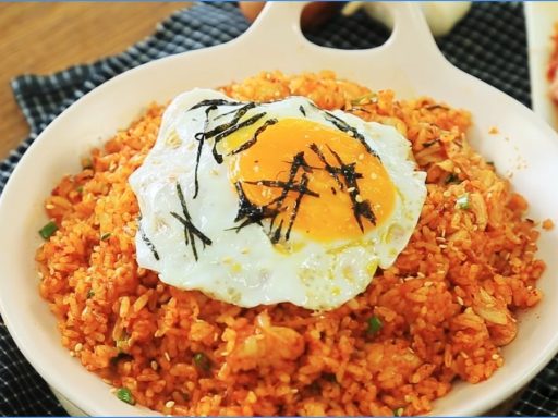 Món cơm rang kim chi - Món ngon từ kim chi